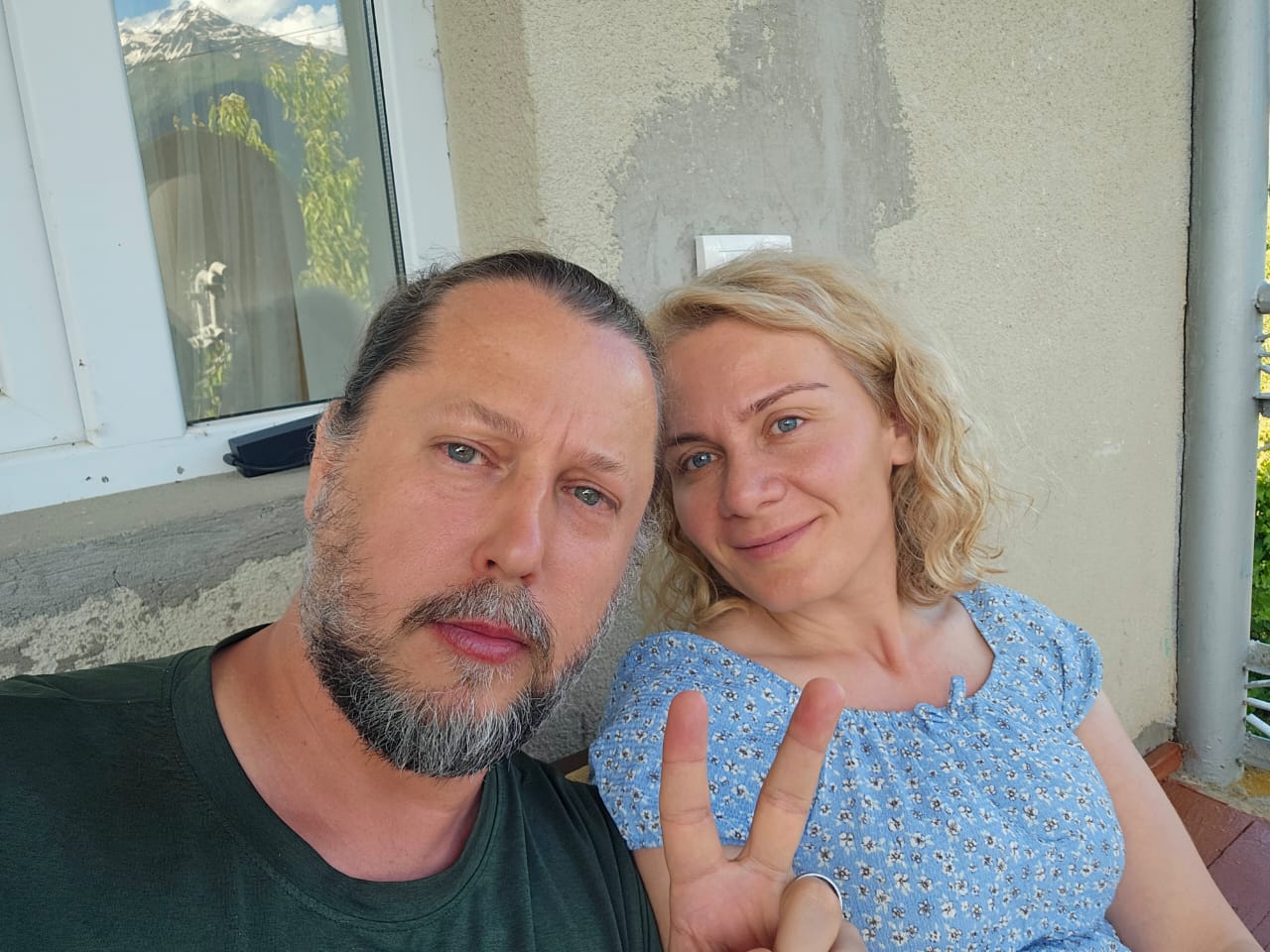 აივანზე / On the Porch
